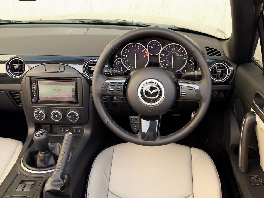  Mazda MX-5 Roadster-Coupe Sport Venture 2014 года  (фото 11 из 24)